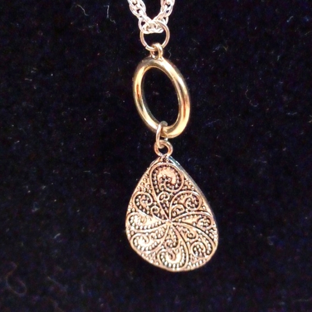 Womans Silver Plated Engraved Twist Rope Necklace - Picture 3 of 6